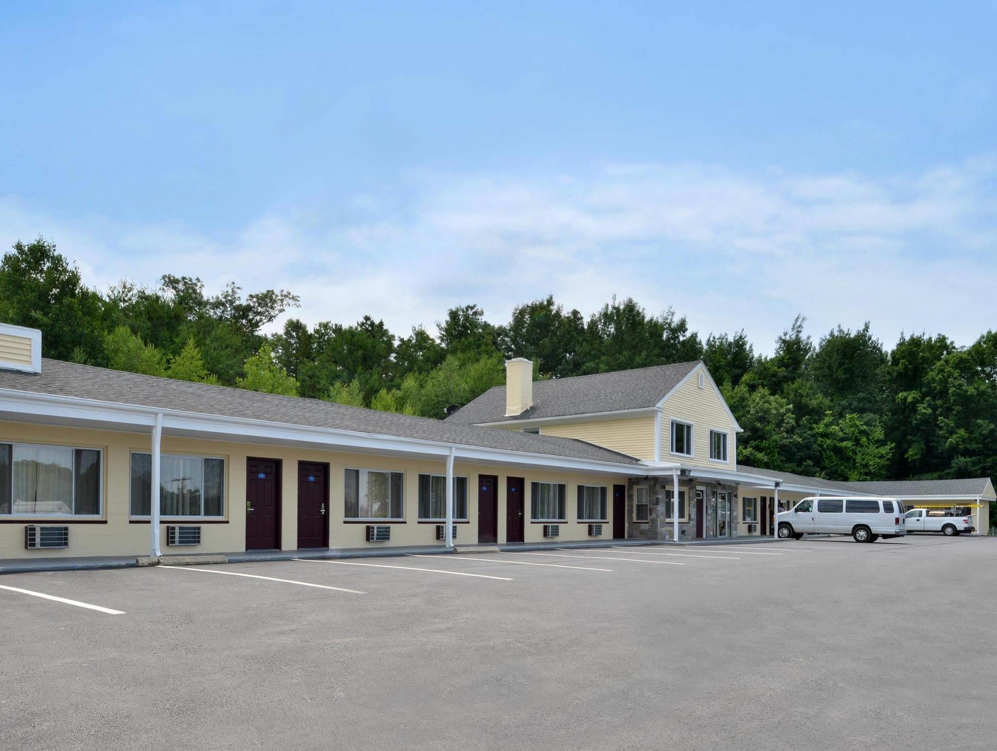 Americas Best Value Inn Providence-North Scituate Kültér fotó